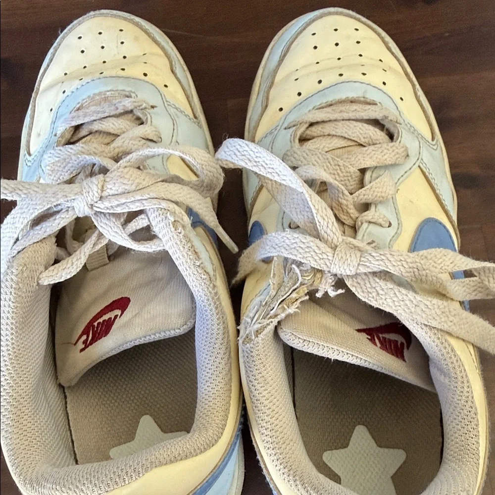 Nike Kids Beige and Blue Sneakers